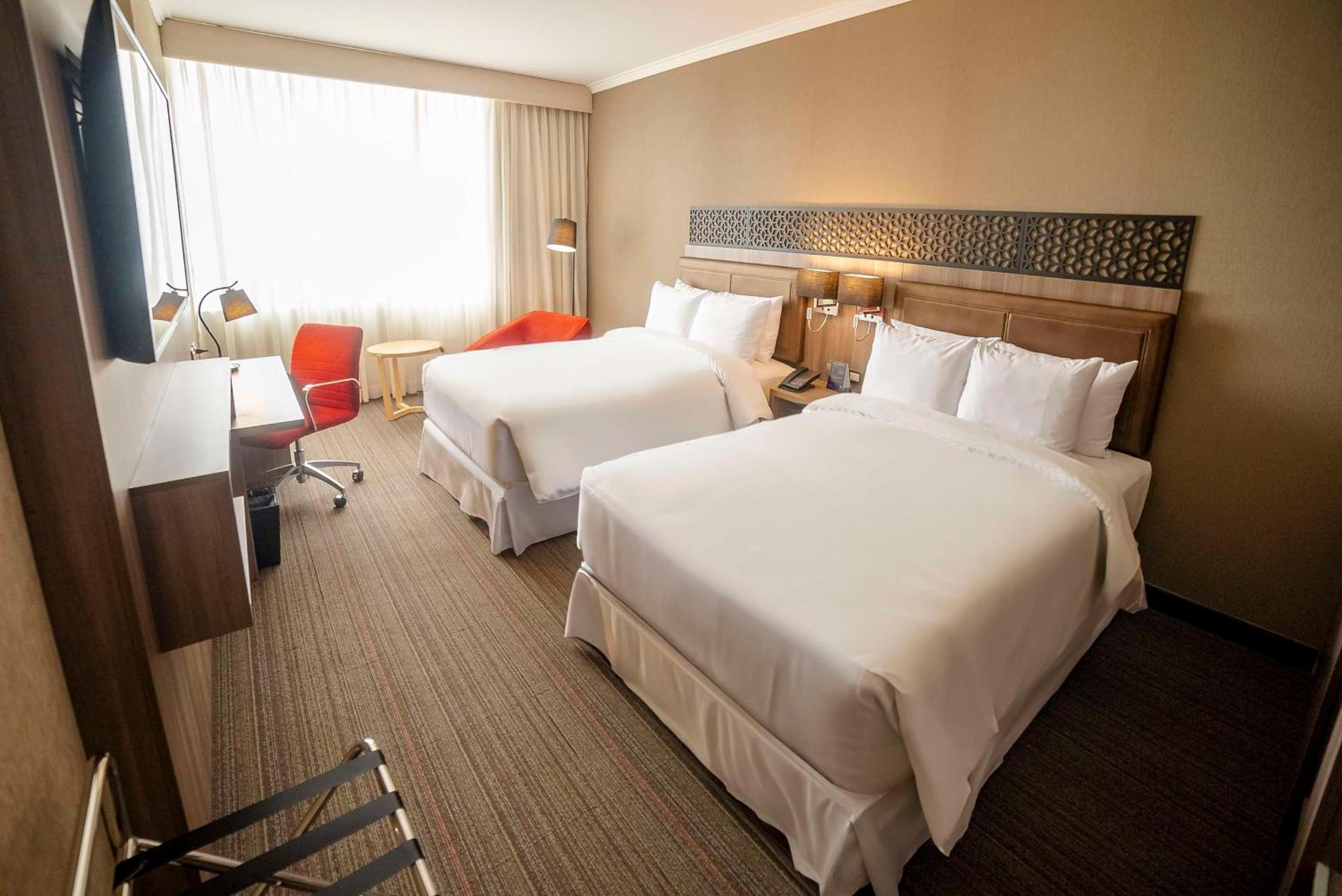 Hotel Doubletree By Hilton Trujillo Encalada Esterno foto