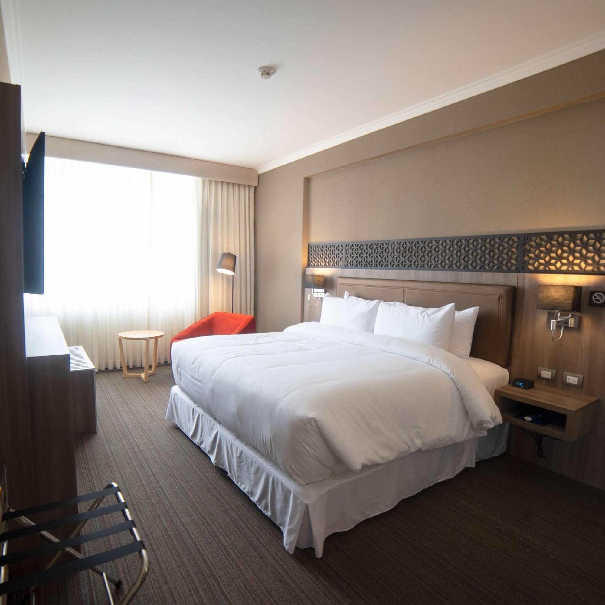 Hotel Doubletree By Hilton Trujillo Encalada Esterno foto
