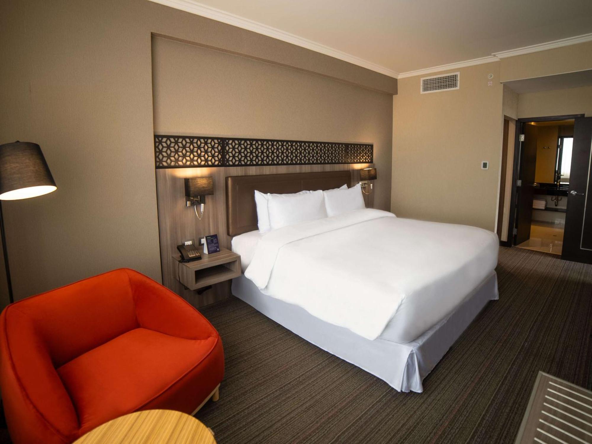Hotel Doubletree By Hilton Trujillo Encalada Esterno foto